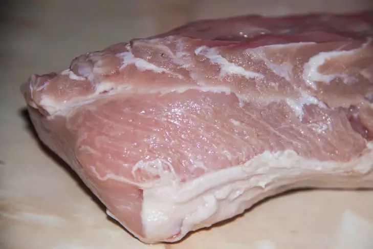 Как быстро разморозить мясо без потери качества