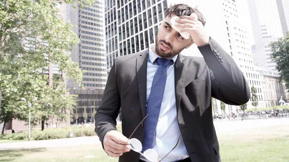 Даже в жару пот перестанет литься в три ручья: помогут простые хитрости