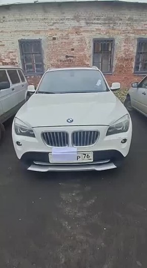          BMW X1,      