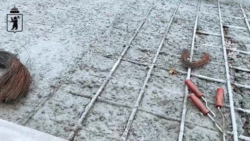  :            