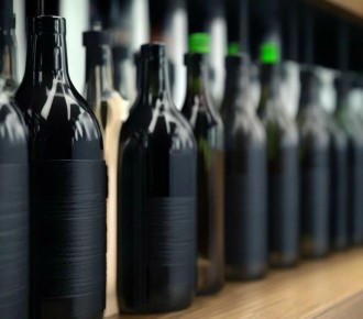 В Дзержинском районе полицейскими выявлен факт повторной продажи несовершеннолетнему алкогольной продукции