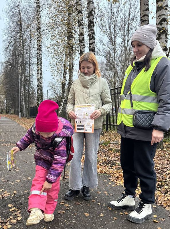 Инспекторы пропагандируют соблюдение ПДД среди различных возрастных категорий участников дорожного движения