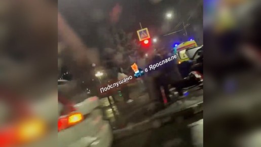 Дежурила «скорая»: в центре Ярославля произошла авария