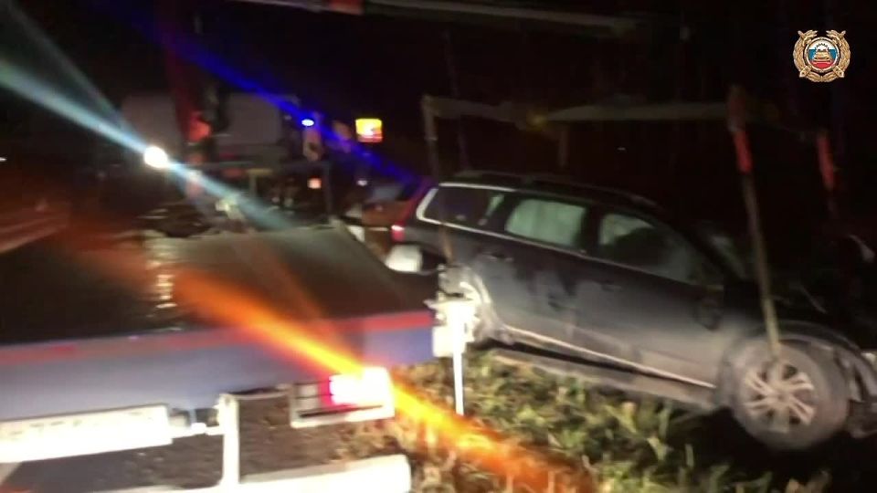 Сотрудники Госавтоинспекции устанавливают обстоятельства , произошедшего в Ярославском районе