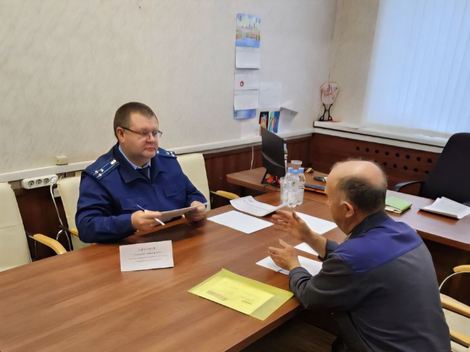 Прокурор Ленинского района города Ярославля Щербаков Алексей провел выездной личный прием работников ПАО «ИФО»