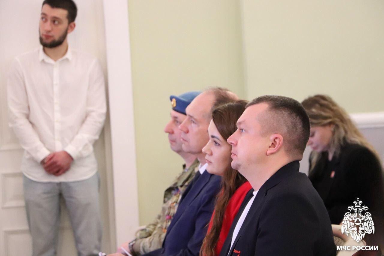 Ярославские спасатели отмечены за неоценимую помощь участникам СВО Ярославские спасатели отмечены за неоценимую помощь участникам СВО