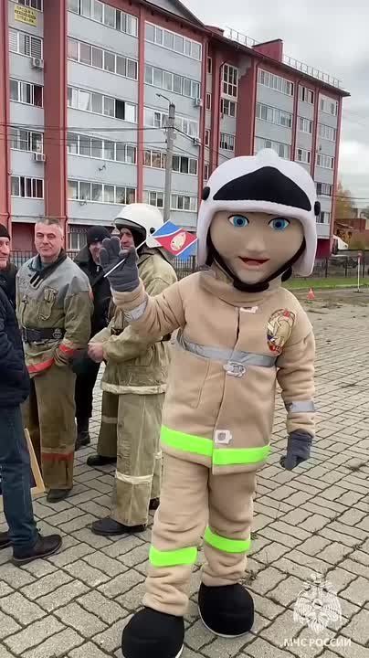 #МЧСвТренде. @mchsyaroslavl Подписывайся на МЧС России в