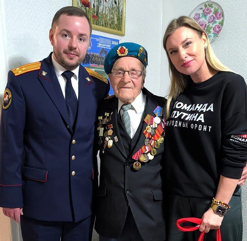 Руководитель следственного управления по Ярославской области вручил жителю блокадного Ленинграда памятную медаль