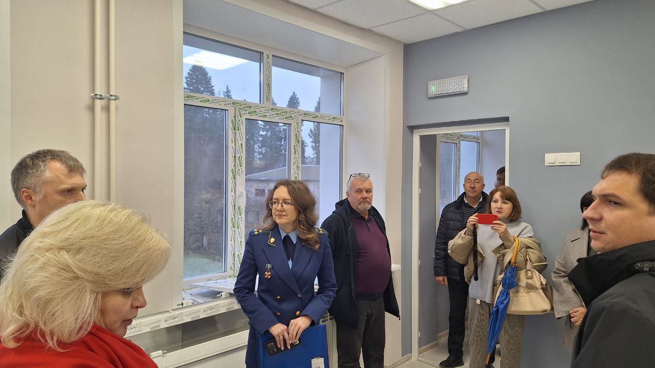 Начальник отдела по надзору за соблюдением прав, свобод и законных интересов несовершеннолетних прокуратуры Ярославской области Наталья Новожилова провела выездной прием жителей Ярославского муниципального округа, в том... Начальник отдела по надзору за соблюдением прав, свобод и законных интересов несовершеннолетних прокуратуры Ярославской области Наталья Новожилова провела выездной прием жителей Ярославского муниципального округа, в том...