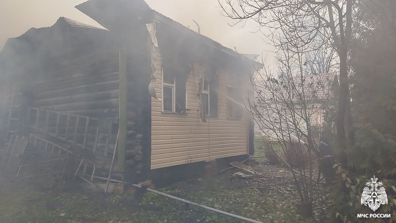 Виноват холодильник!. В селе Воронцово Переславского округа произошло загорание в подсобном помещении дачного деревянного дома Виноват холодильник!. В селе Воронцово Переславского округа произошло загорание в подсобном помещении дачного деревянного дома