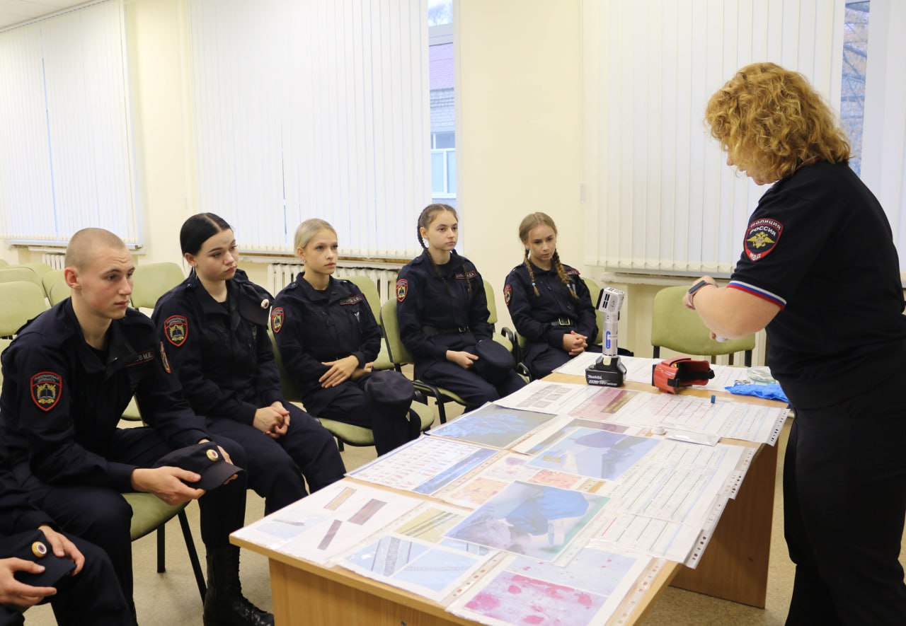 В патриотическом центре «Авангард» стартовали сборы воспитанников отрядов правоохранительной направленности В патриотическом центре «Авангард» стартовали сборы воспитанников отрядов правоохранительной направленности