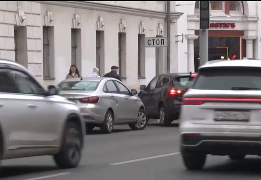 Губернатор Михаил Евраев объяснил необходимость появления платных парковок