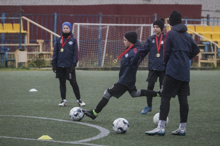 Юные футболисты Рыбинска завоевали золото на первенстве АМФ «Золотое кольцо» Юные футболисты Рыбинска завоевали золото на первенстве АМФ «Золотое кольцо»