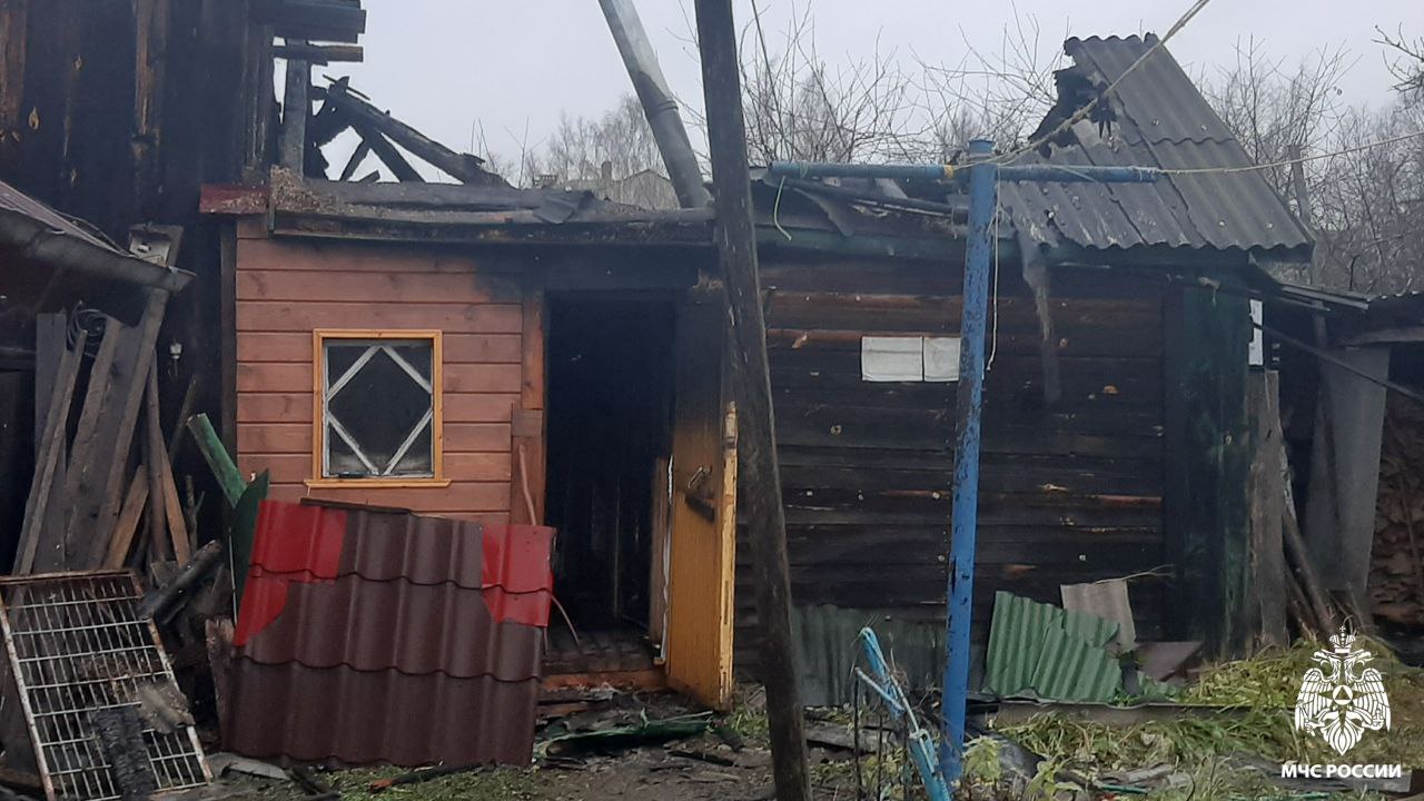 Огненная банька в Угличе. На улице 1-я Лесная произошло загорание деревянной бани Огненная банька в Угличе. На улице 1-я Лесная произошло загорание деревянной бани