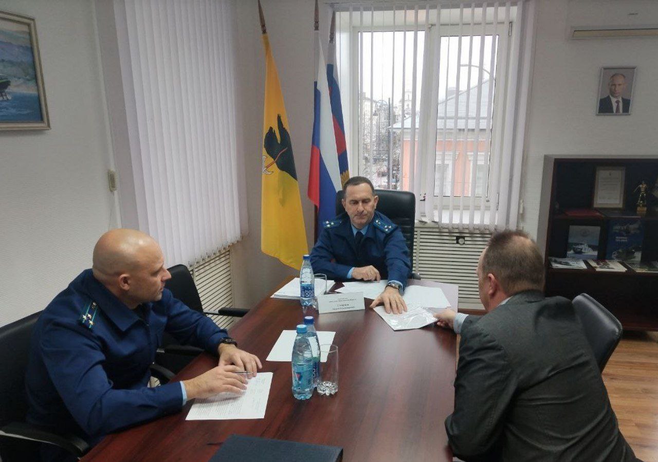 Заместитель прокурора Ярославской области Андрей Смирнов провел личный прием жителей города Рыбинска и Рыбинского муниципального округа Заместитель прокурора Ярославской области Андрей Смирнов провел личный прием жителей города Рыбинска и Рыбинского муниципального округа