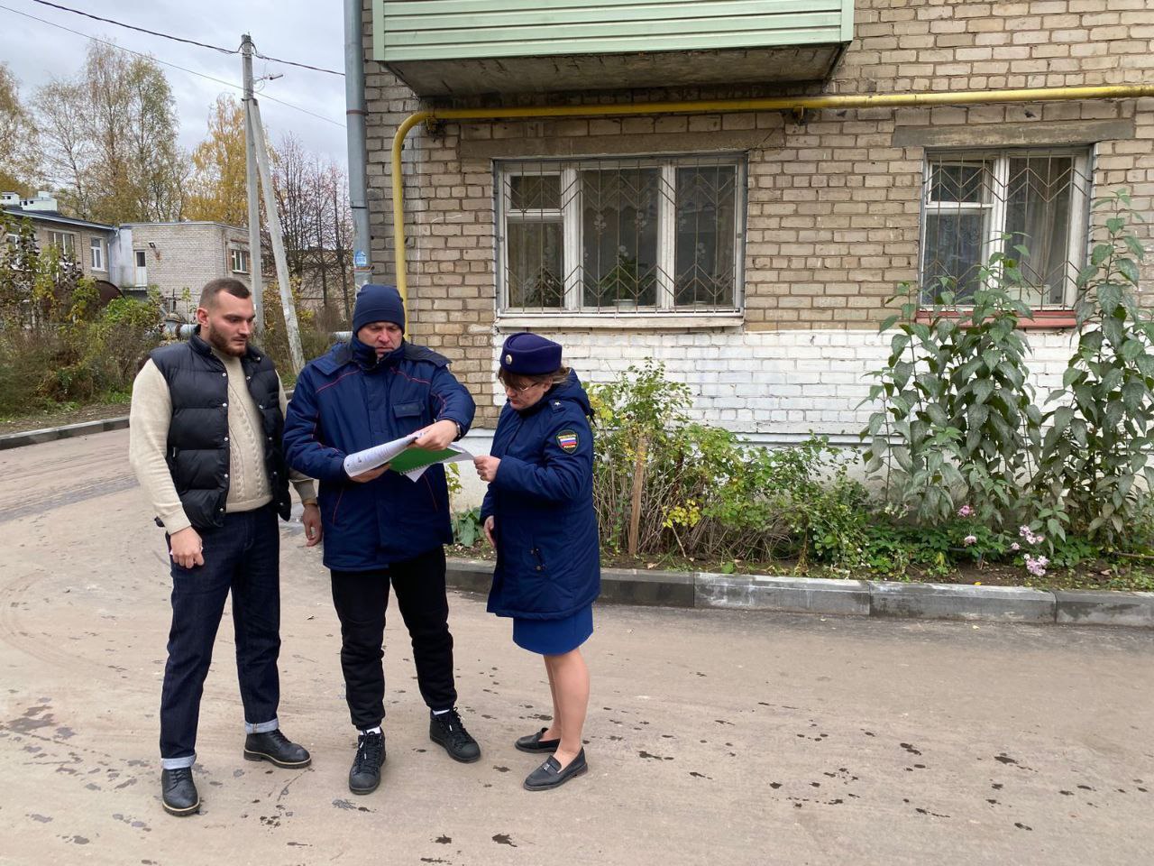 Прокуратура Фрунзенского района выявила нарушения при реализации контракта по ремонту дворов Прокуратура Фрунзенского района выявила нарушения при реализации контракта по ремонту дворов