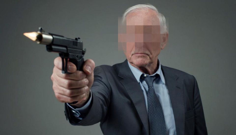 ™™™™™™. Житель Заволжского района, используя пистолет-игрушку, совершил разбойное нападение на сетевой магазин