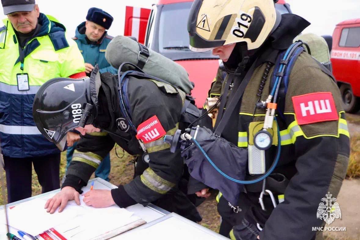 Пожарно-тактические учения в аэропорту Ярославля Пожарно-тактические учения в аэропорту Ярославля