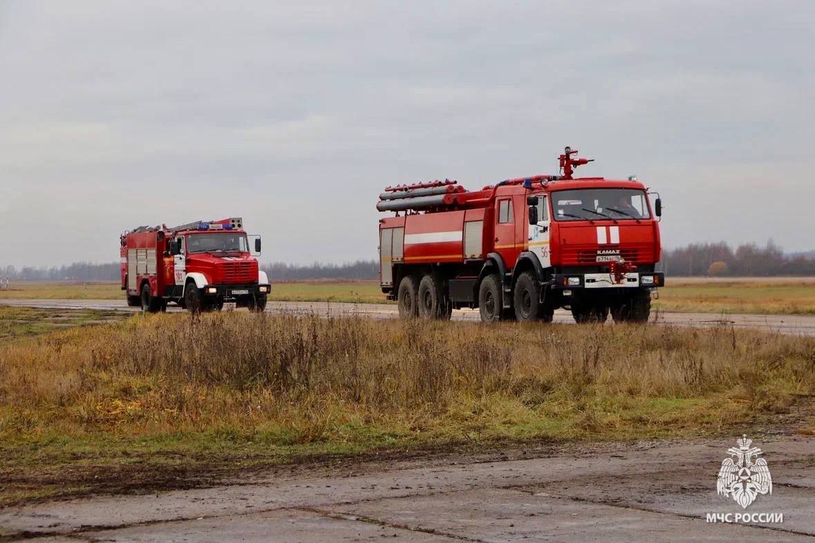 Пожарно-тактические учения в аэропорту Ярославля Пожарно-тактические учения в аэропорту Ярославля