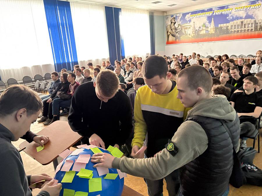 В ярославском автомеханическом колледже прошел краш-курс «Берегите мечты»