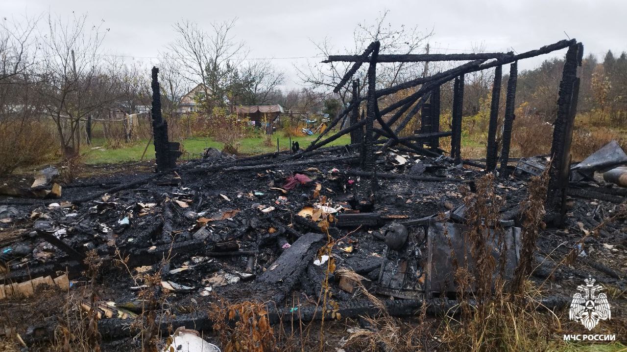 Печка во всем виновата. В СНТ «Цветочный» города Углича произошло загорание садового дома Печка во всем виновата. В СНТ «Цветочный» города Углича произошло загорание садового дома