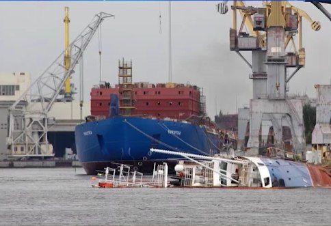 Ярославский судостроительный завод приступил к подготовительным работам по подъёму из Невы своего затонувшего буксира — «Капитан Ушаков»