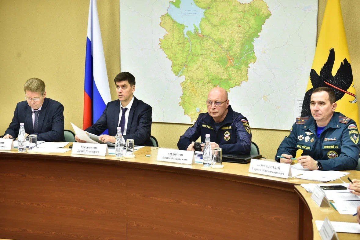 Начальник отдела по надзору за исполнением законов в сфере экономики, предпринимательской деятельности и охраны природы прокуратуры области Елена Смирнова приняла участие в заседании Комиссии по предупреждению и ликвидации... Начальник отдела по надзору за исполнением законов в сфере экономики, предпринимательской деятельности и охраны природы прокуратуры области Елена Смирнова приняла участие в заседании Комиссии по предупреждению и ликвидации...