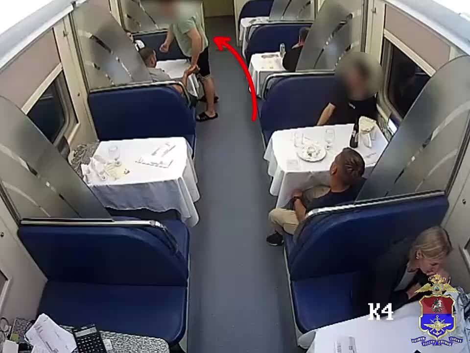В Тверской области полиция сняла с поезда дебошира из Коми за хулиганские выходки в пути следования
