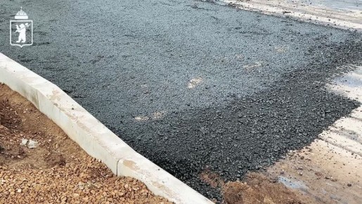 На улице Будкина началась укладка асфальтового покрытия