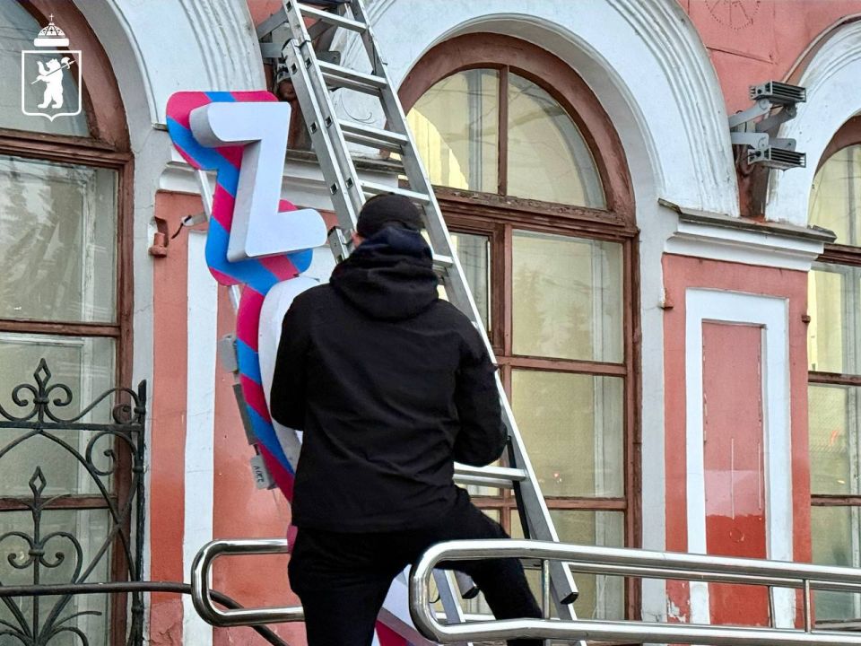 В Ярославле продолжается демонтаж незаконных информационных конструкций