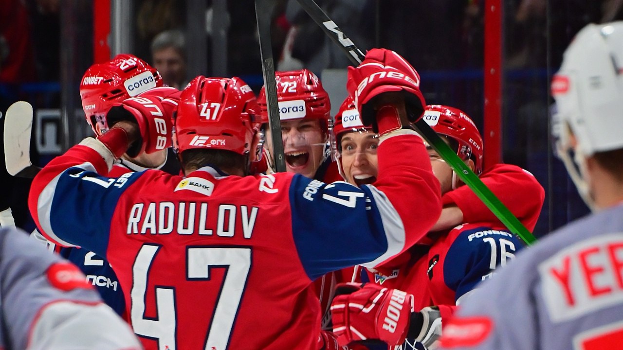 «Локомотив» на домашнем льду обыграл «Спартак»