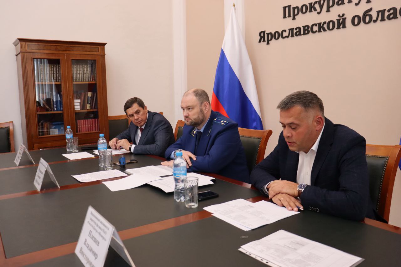 Сегодня, 6 ноября, прокурор Ярославской области Климент Юрздицкий и региональный Уполномоченный по защите прав предпринимателей Альфир Бакиров провели совместный прием представителей бизнес- сообщества Сегодня, 6 ноября, прокурор Ярославской области Климент Юрздицкий и региональный Уполномоченный по защите прав предпринимателей Альфир Бакиров провели совместный прием представителей бизнес- сообщества