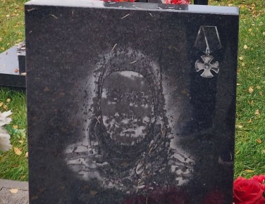 Марина Ахмедова: Ко мне обратились родные погибших на СВО бойцов с жалобами на надгробные памятники, установленные их сыновьям на мемориальном военном кладбище Ярославля