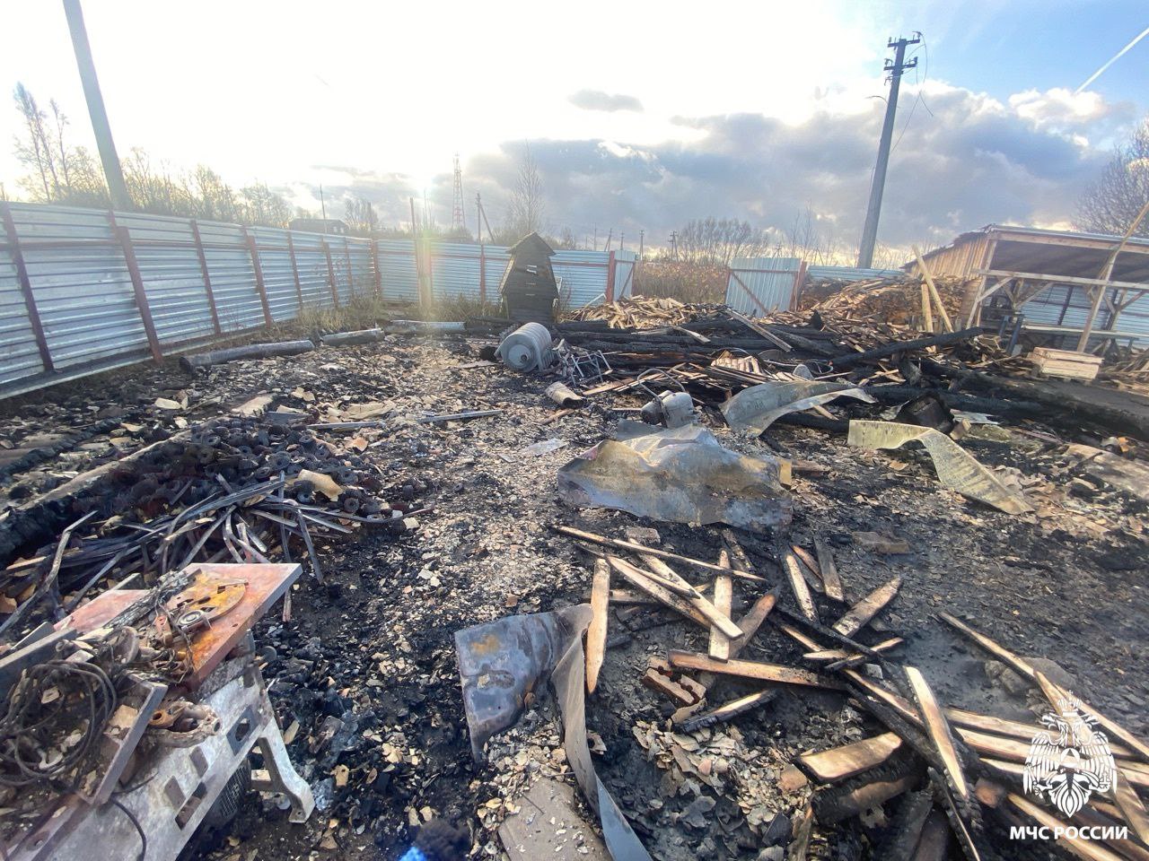 В Ярославском округе сгорели пиломатериалы В Ярославском округе сгорели пиломатериалы