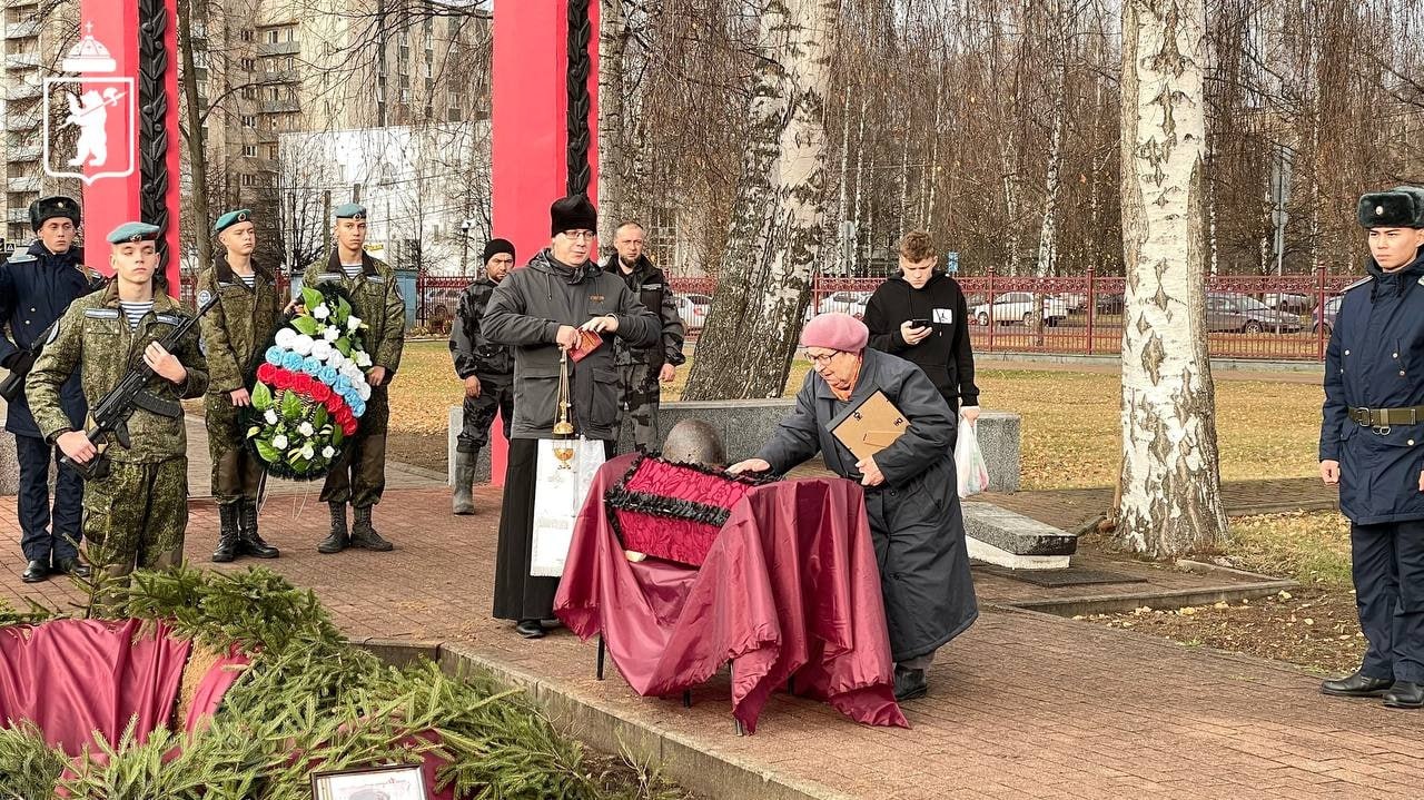 В Ярославле захоронили останки бойца Великой Отечественной войны Михаила Власова В Ярославле захоронили останки бойца Великой Отечественной войны Михаила Власова