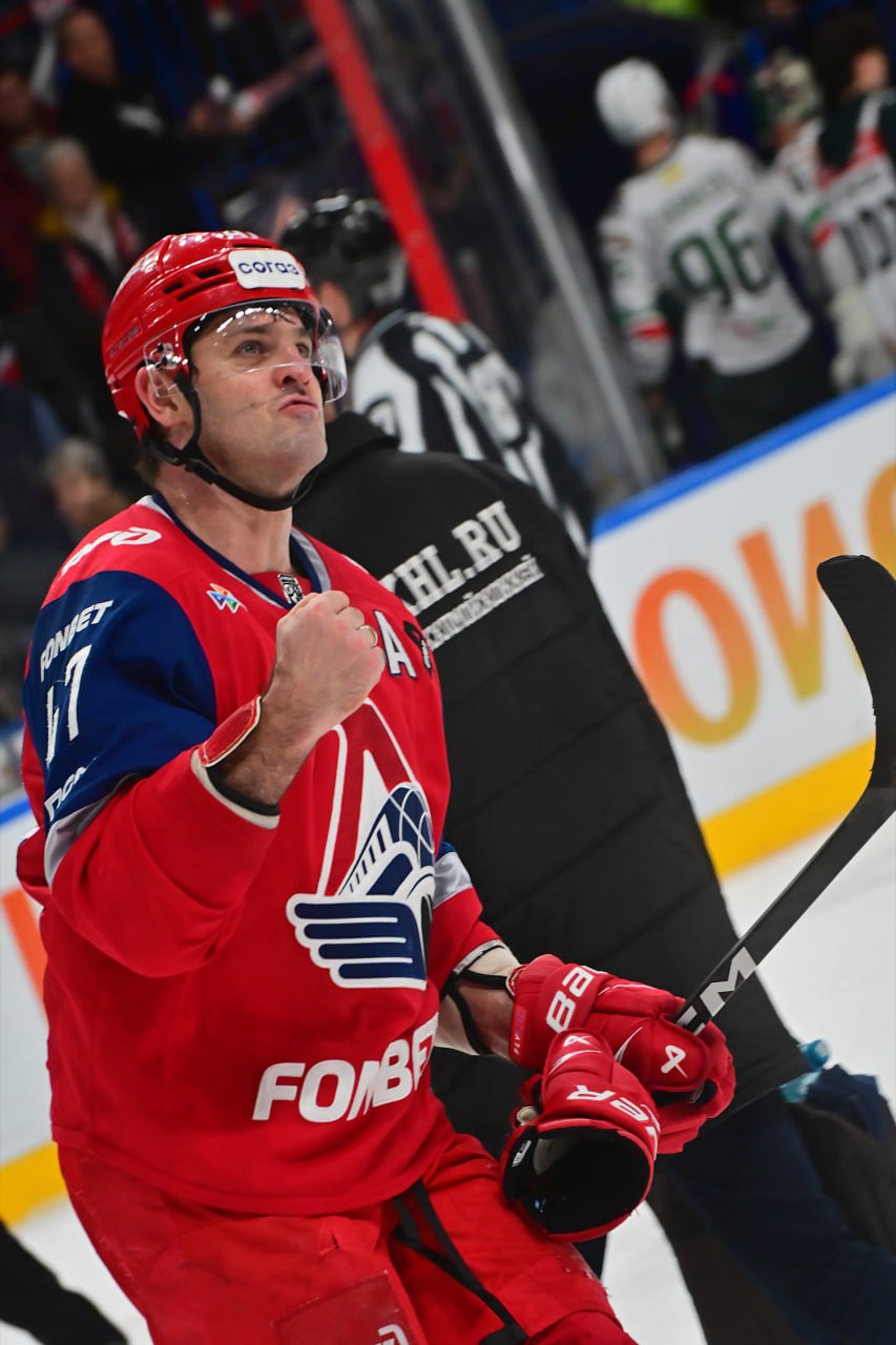 «Была атмосфера плей-офф»: Боб Хартли прокомментировал победу «Локомотива» в матче с «Ак Барсом» «Была атмосфера плей-офф»: Боб Хартли прокомментировал победу «Локомотива» в матче с «Ак Барсом»