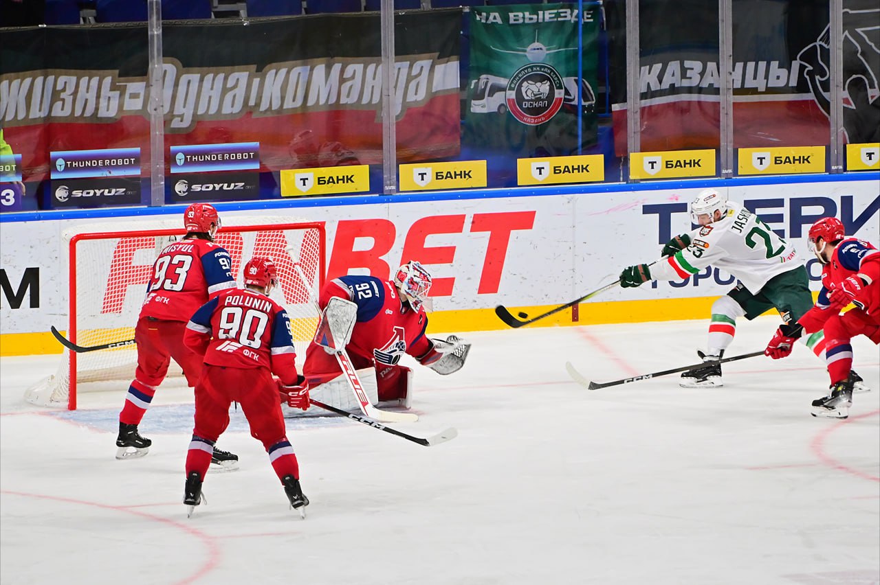 «Была атмосфера плей-офф»: Боб Хартли прокомментировал победу «Локомотива» в матче с «Ак Барсом» «Была атмосфера плей-офф»: Боб Хартли прокомментировал победу «Локомотива» в матче с «Ак Барсом»