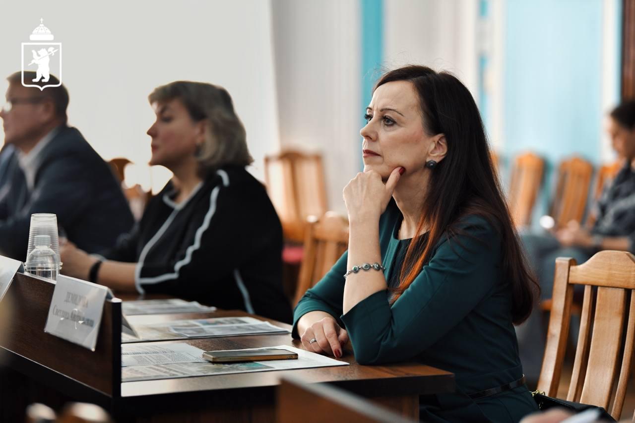 Мэр Ярославля принял участие в торжественном заседании круглого стола муниципалитета «Во имя Отечества: служба, подвиг, история» Мэр Ярославля принял участие в торжественном заседании круглого стола муниципалитета «Во имя Отечества: служба, подвиг, история»