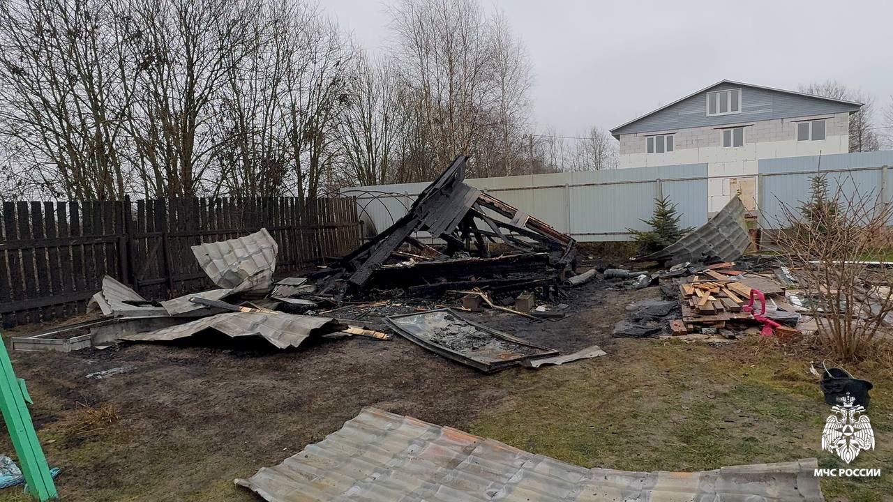 В деревне до тла сгорела баня