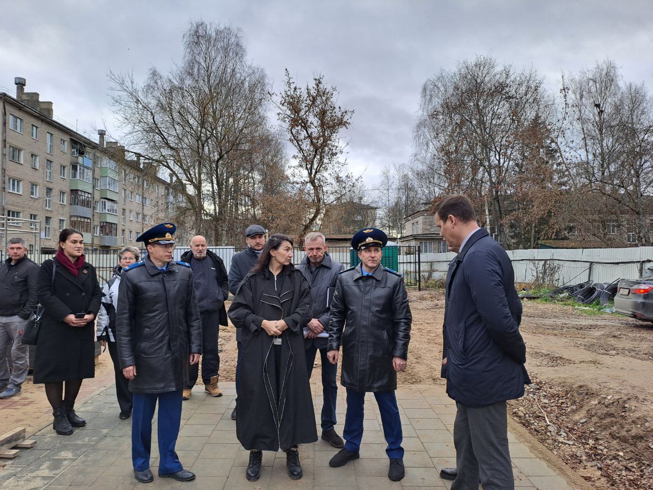 Заместитель прокурора Ярославской области Андрей Смирнов в рамках текущих надзорных мероприятий проверил ход строительства 2-го корпуса школы в городе Угличе Заместитель прокурора Ярославской области Андрей Смирнов в рамках текущих надзорных мероприятий проверил ход строительства 2-го корпуса школы в городе Угличе