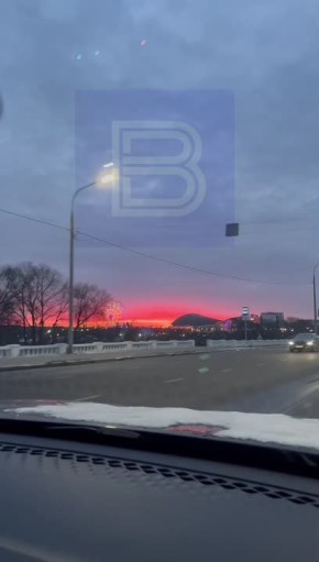 Если вдруг вы пропустили сегодняшний потрясающий закат, мы сохранили для вас эти красочные кадры дня