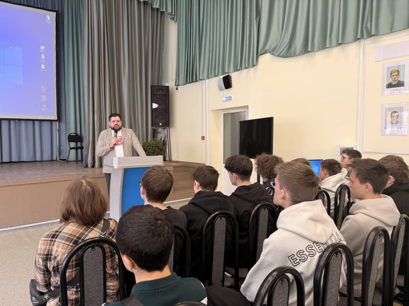 Ярославские полицейские продолжают проводить профилактические встречи с учащимися