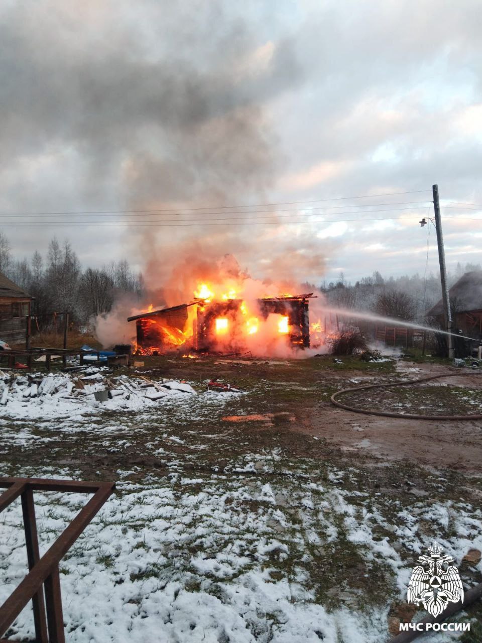 В Переславском округе сгорел дом из-за печи В Переславском округе сгорел дом из-за печи