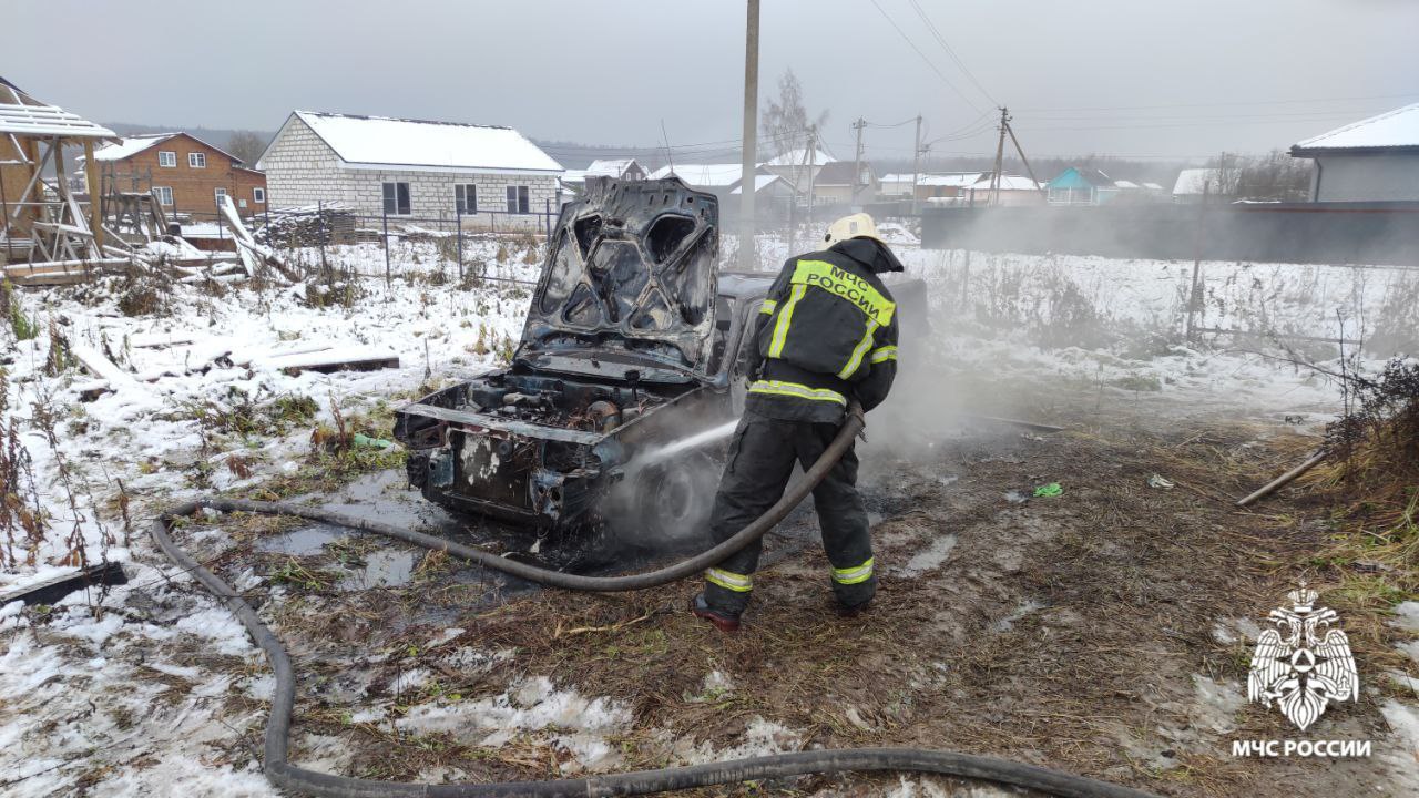 В Переславском округе сгорела легковушка В Переславском округе сгорела легковушка