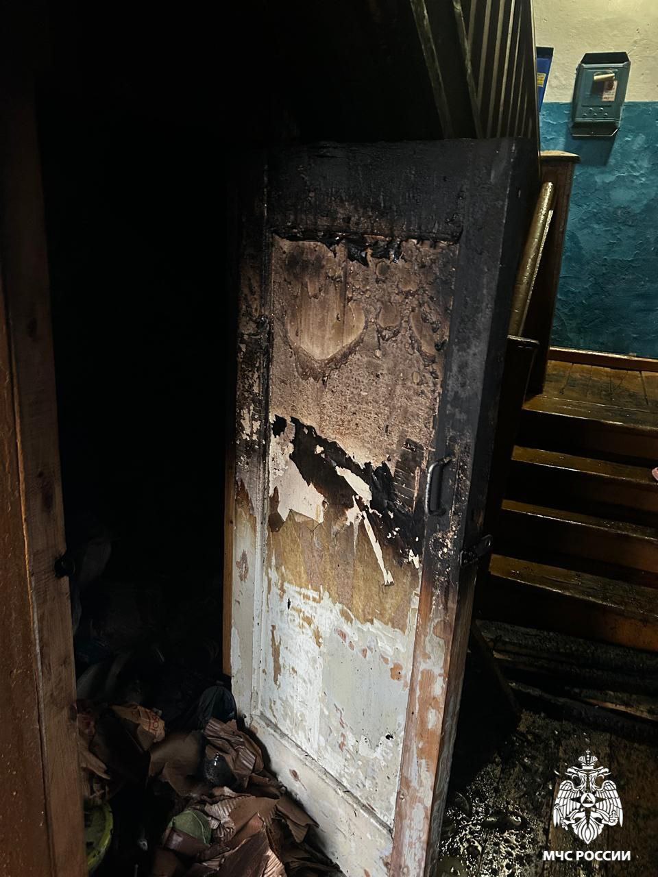 Рыбинские пожарные спасли 3 человек Рыбинские пожарные спасли 3 человек