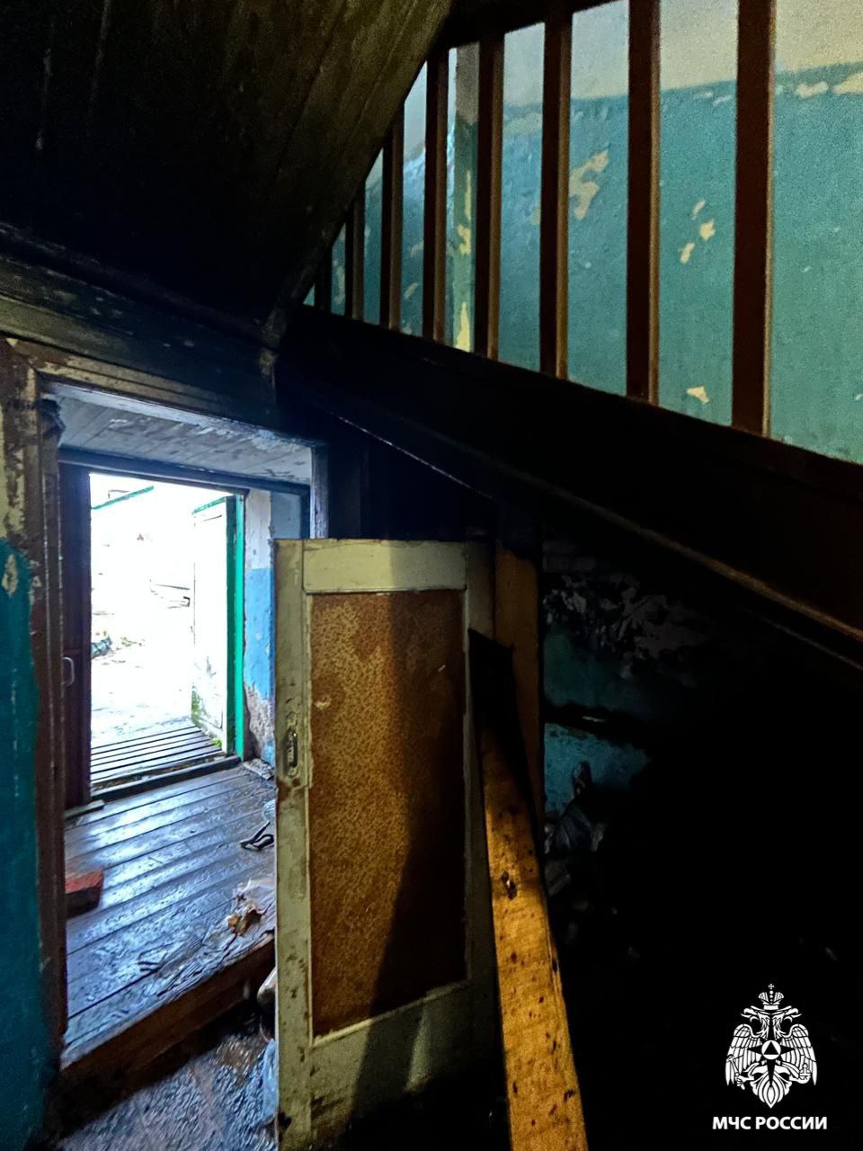 Рыбинские пожарные спасли 3 человек Рыбинские пожарные спасли 3 человек