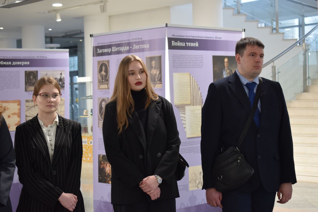 В рамках мероприятий по патриотическому воспитанию молодые специалисты прокуратур Дзержинского, Заволжского, Кировского, Красноперекопского, Фрунзенского и Ленинского районов города Ярославля, Рыбинской городской прокуратуры... В рамках мероприятий по патриотическому воспитанию молодые специалисты прокуратур Дзержинского, Заволжского, Кировского, Красноперекопского, Фрунзенского и Ленинского районов города Ярославля, Рыбинской городской прокуратуры...