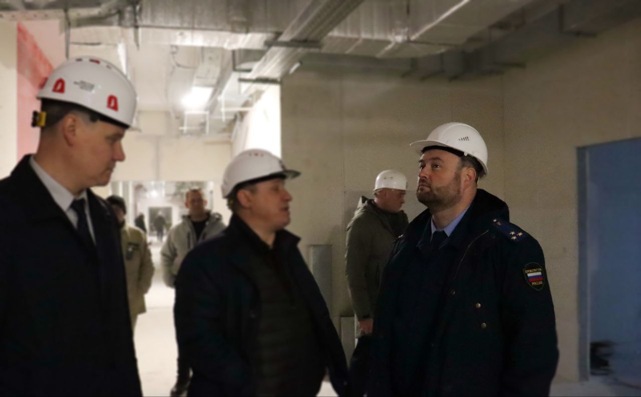 Прокурор Ярославской области Климент Юрздицкий в рамках надзорного сопровождения национального проекта «Здравоохранение» проверил ход строительства стационарного корпуса областной детской клинической больницы в Ярославле Прокурор Ярославской области Климент Юрздицкий в рамках надзорного сопровождения национального проекта «Здравоохранение» проверил ход строительства стационарного корпуса областной детской клинической больницы в Ярославле