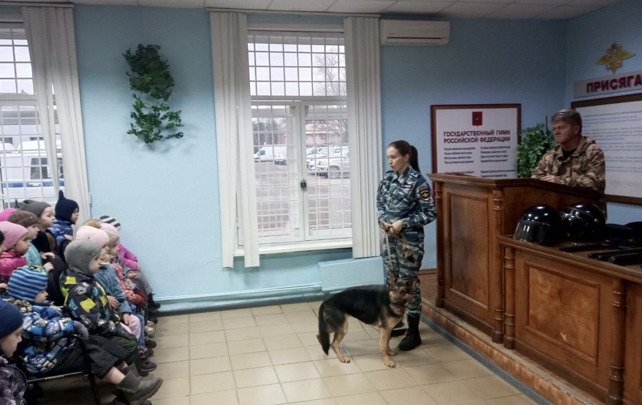 Полицейские ОБ ППСП проводят профилактические встречи с подрастающим поколением Полицейские ОБ ППСП проводят профилактические встречи с подрастающим поколением