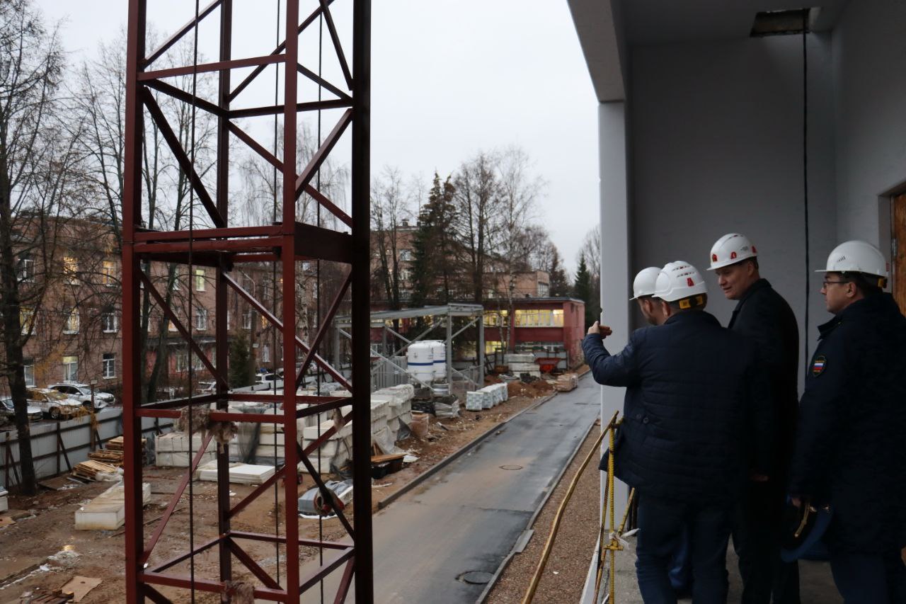 Прокурор Ярославской области Климент Юрздицкий в рамках надзорного сопровождения национального проекта «Здравоохранение» проверил ход строительства стационарного корпуса областной детской клинической больницы в Ярославле Прокурор Ярославской области Климент Юрздицкий в рамках надзорного сопровождения национального проекта «Здравоохранение» проверил ход строительства стационарного корпуса областной детской клинической больницы в Ярославле